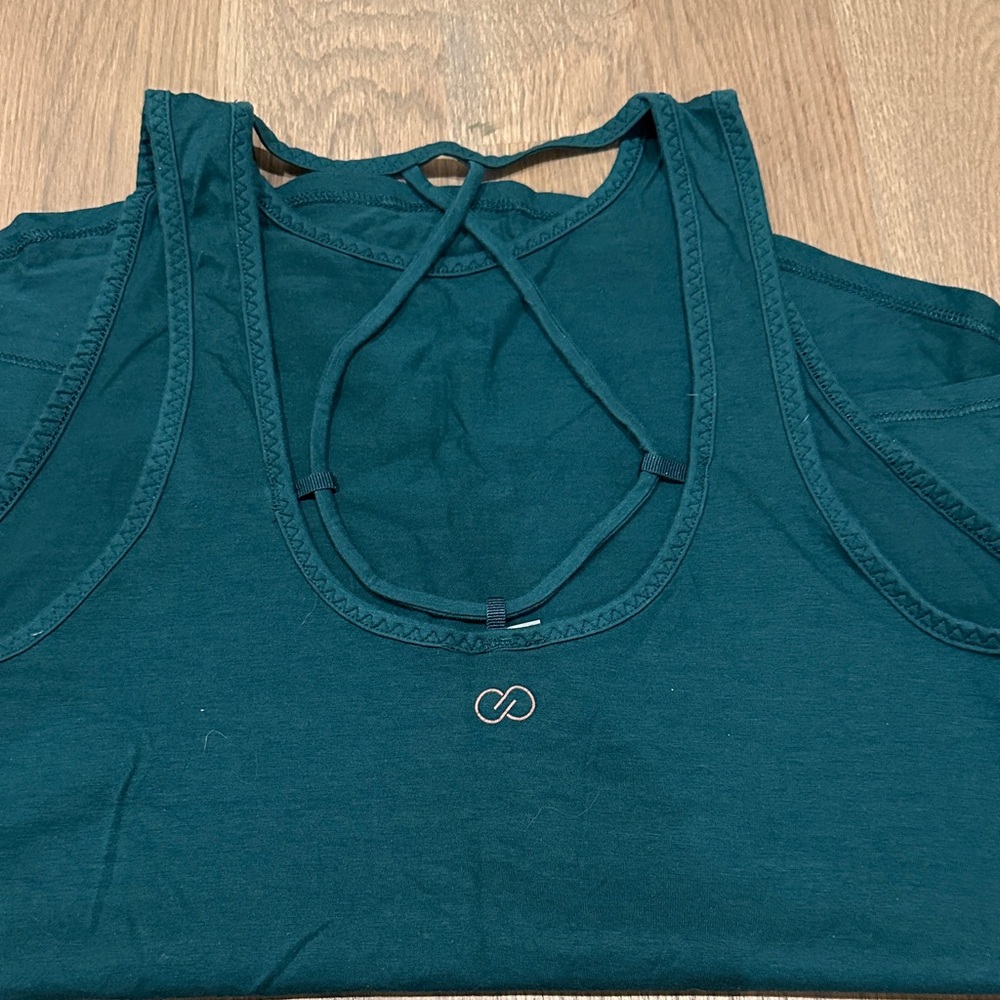 Graphic Tank Tops Set - Picture 3 of 8